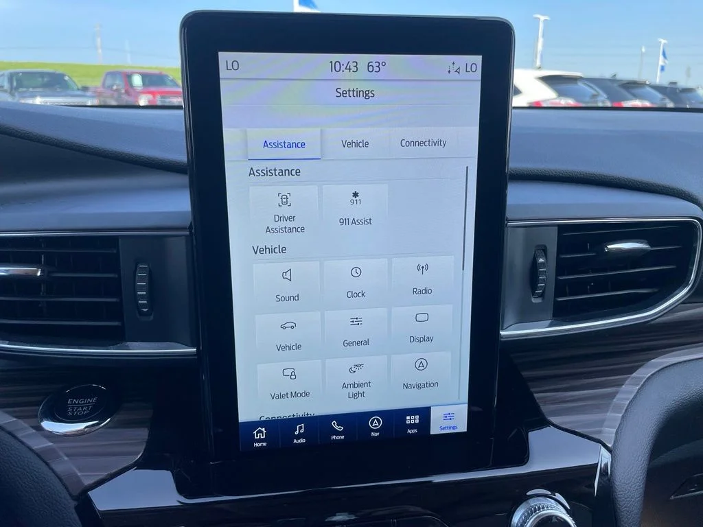 Used 2022 Blue Ford Limited image 18