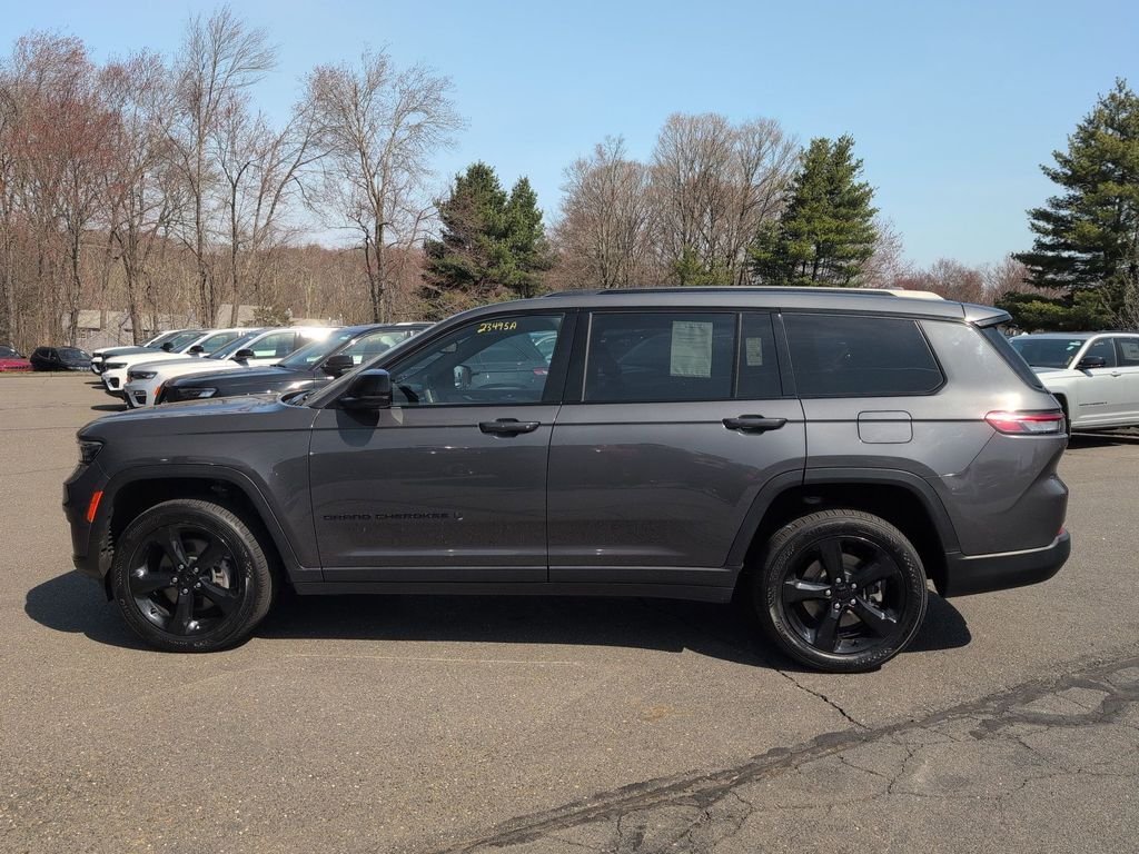 Used 2023 Gray Jeep Altitude image 6