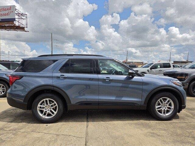 New 2026 Vapor Blue Metallic Ford Active image 6