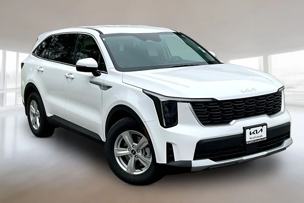 New 2026 Glacial White Pearl Kia LX image 2