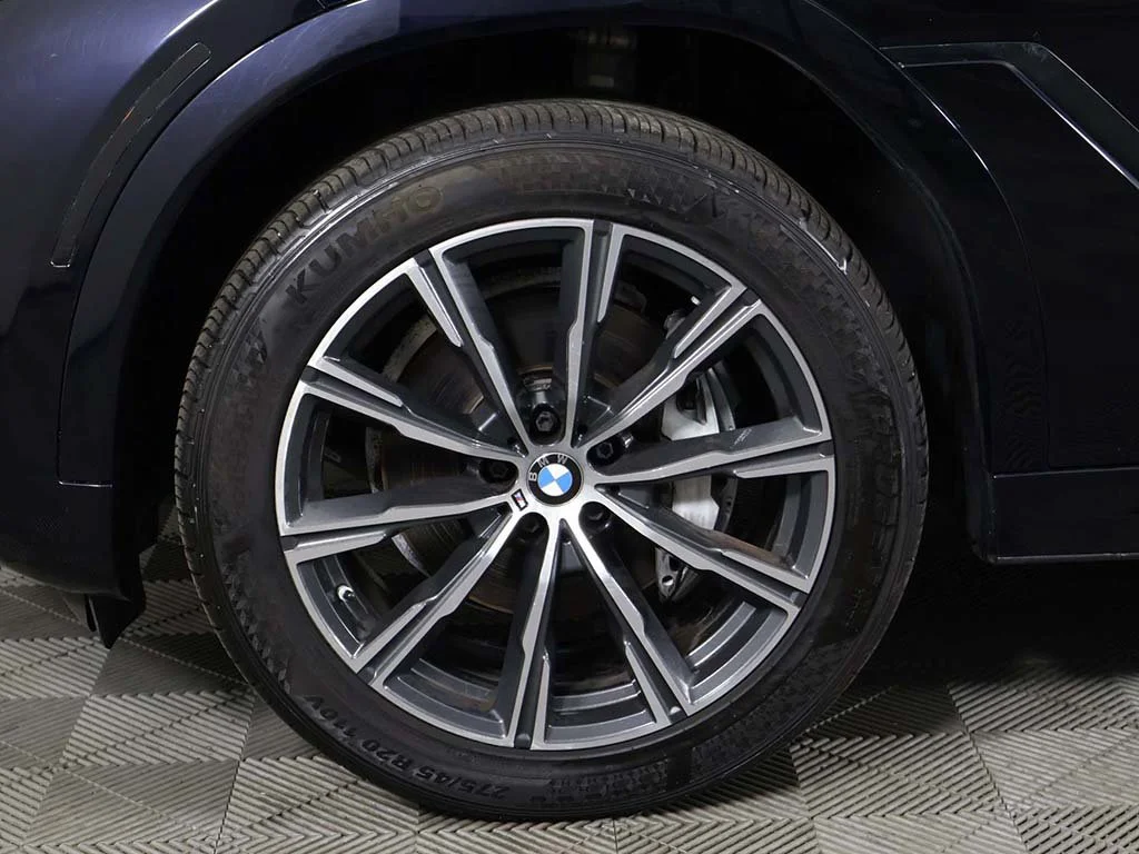 Used 2024 Carbon Black Metallic BMW xDrive40i image 27