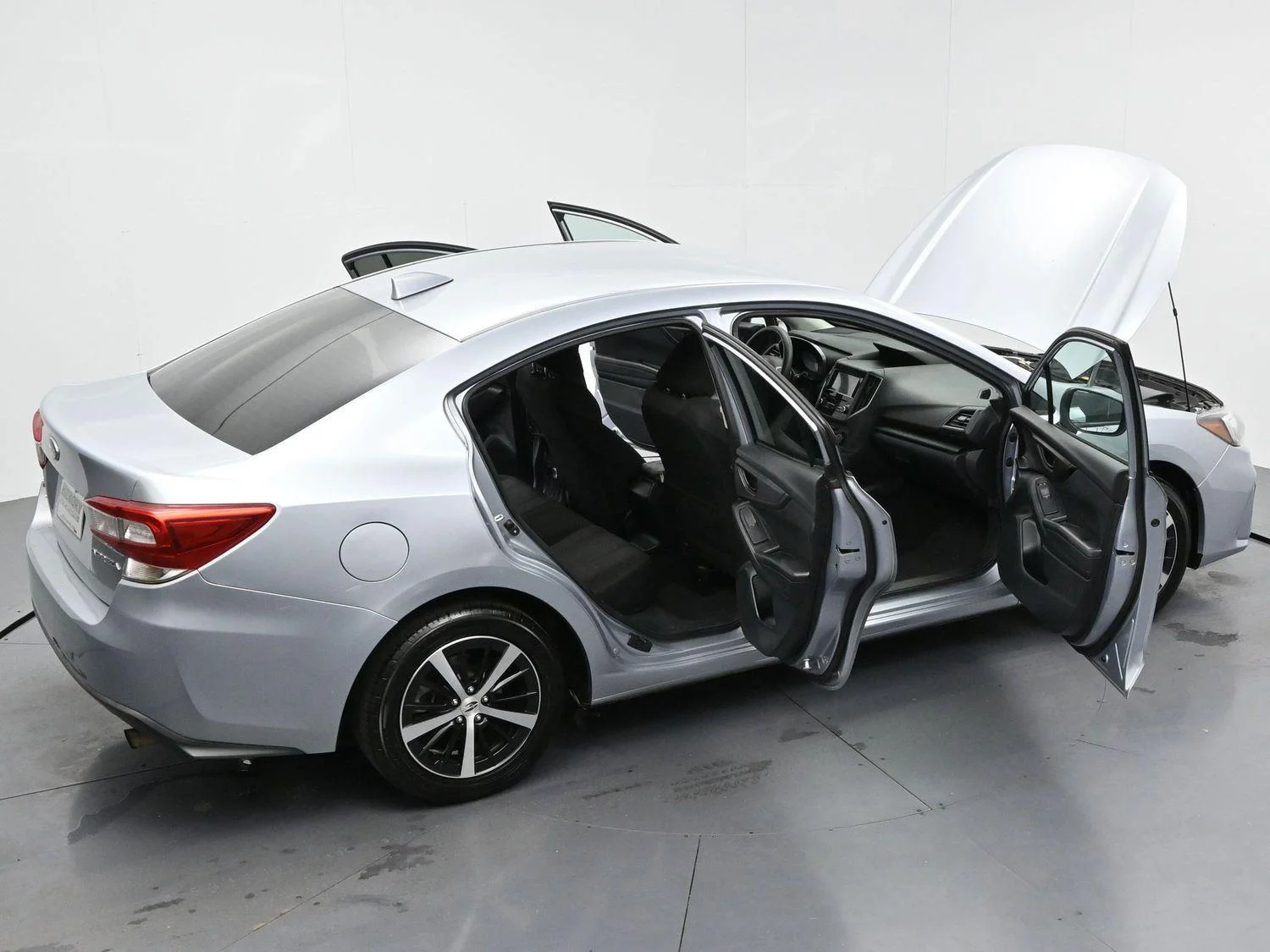 Used 2019 Ice Silver Metallic Subaru Premium image 35