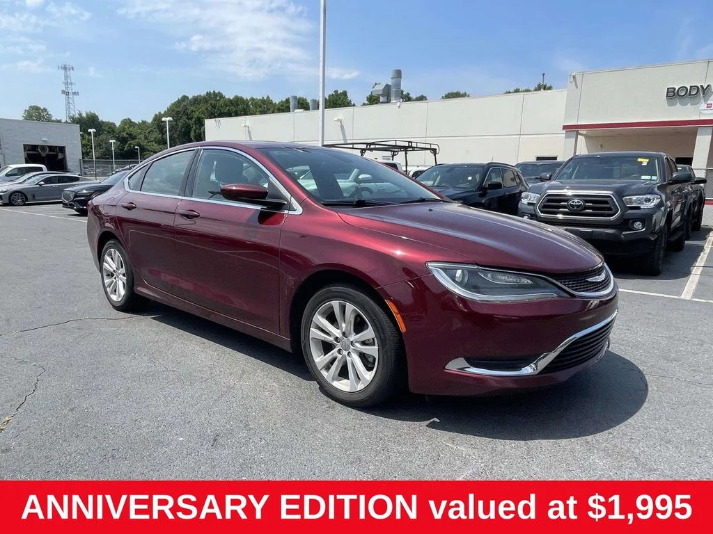 2016 Chrysler 200 Limited's photo