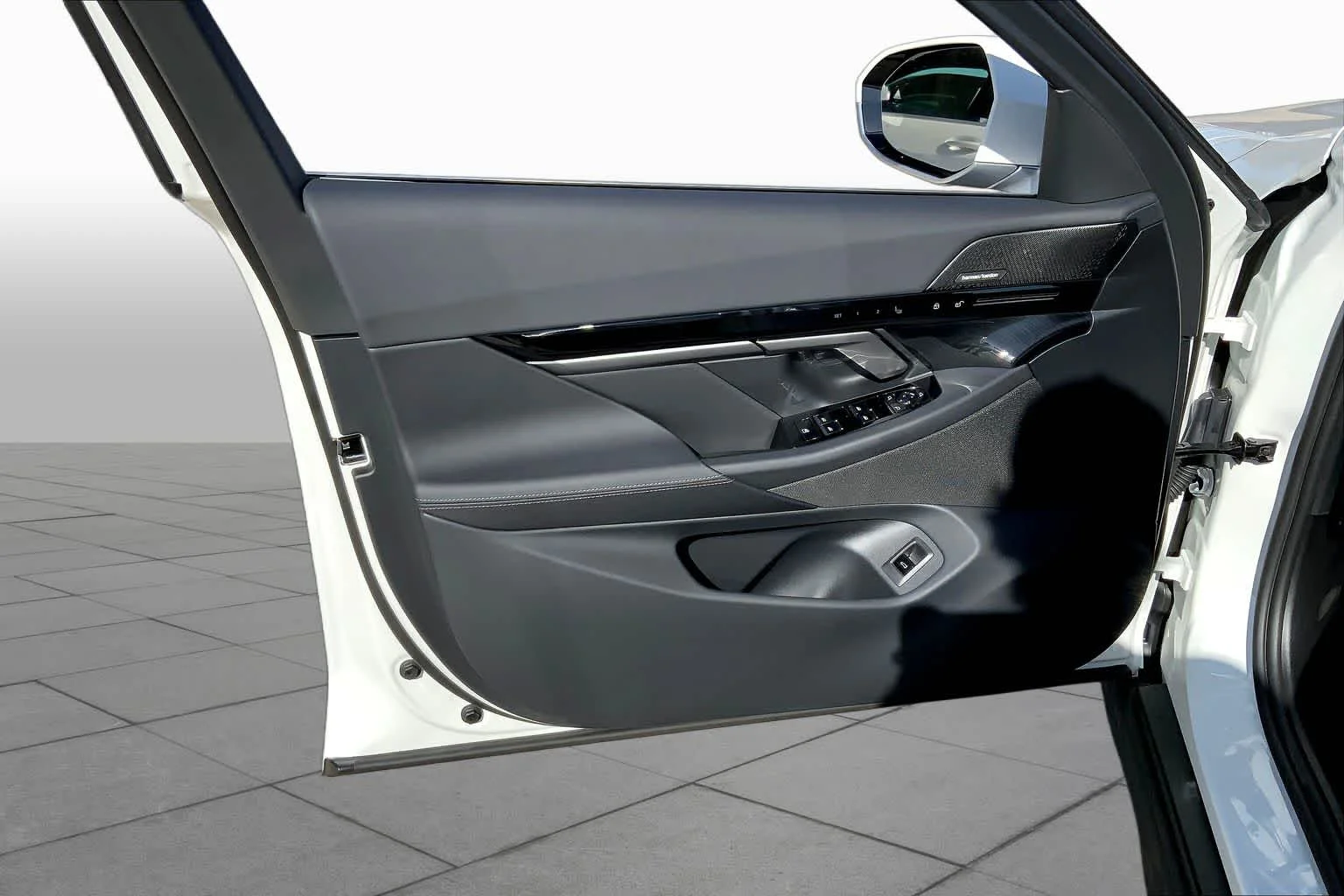 2026 BMW 5 Series 530i - Photo 10