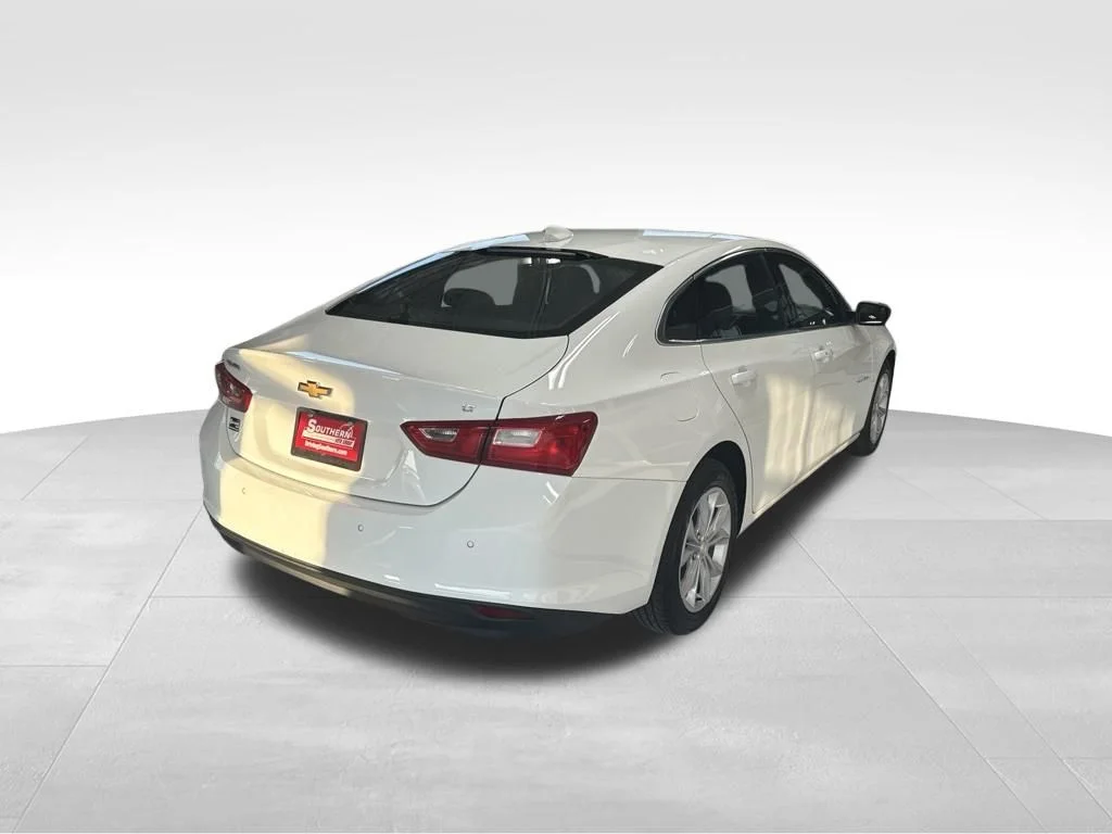 Used 2024 White Chevrolet LT image 5