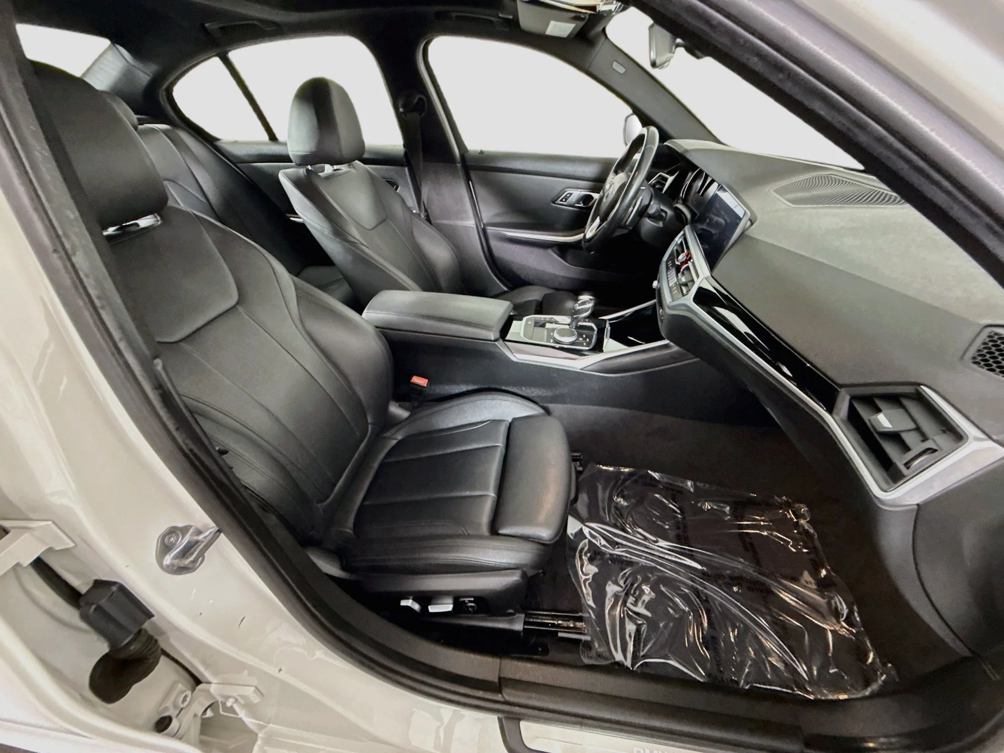 Used 2019 Alpine White BMW 330i image 25