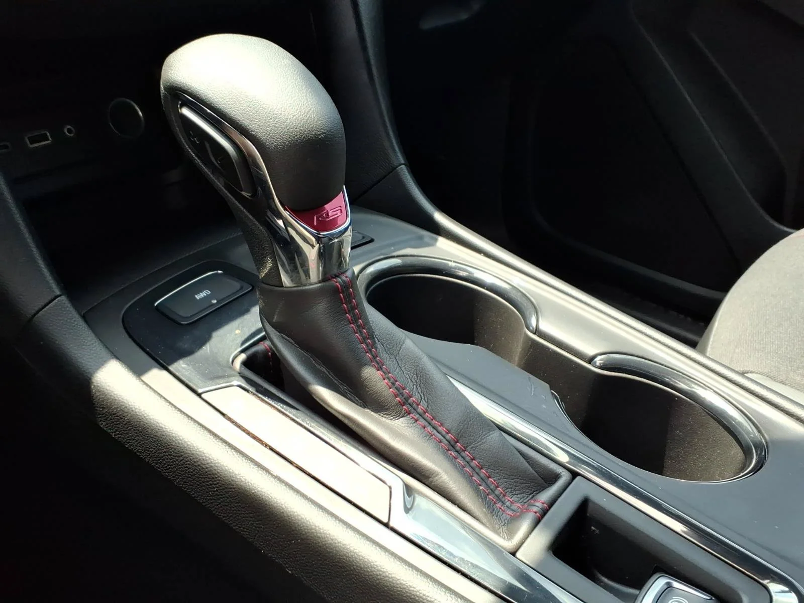 Used 2022 Mosaic Black Metallic Chevrolet RS image 15
