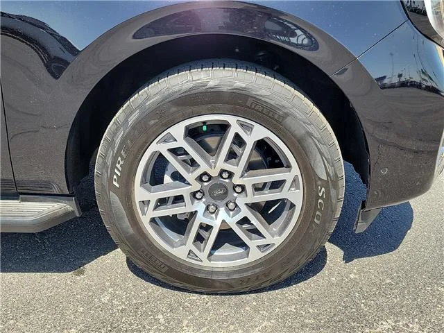 Used 2025 Agate Black Metallic Ford Active 4x4 image 7