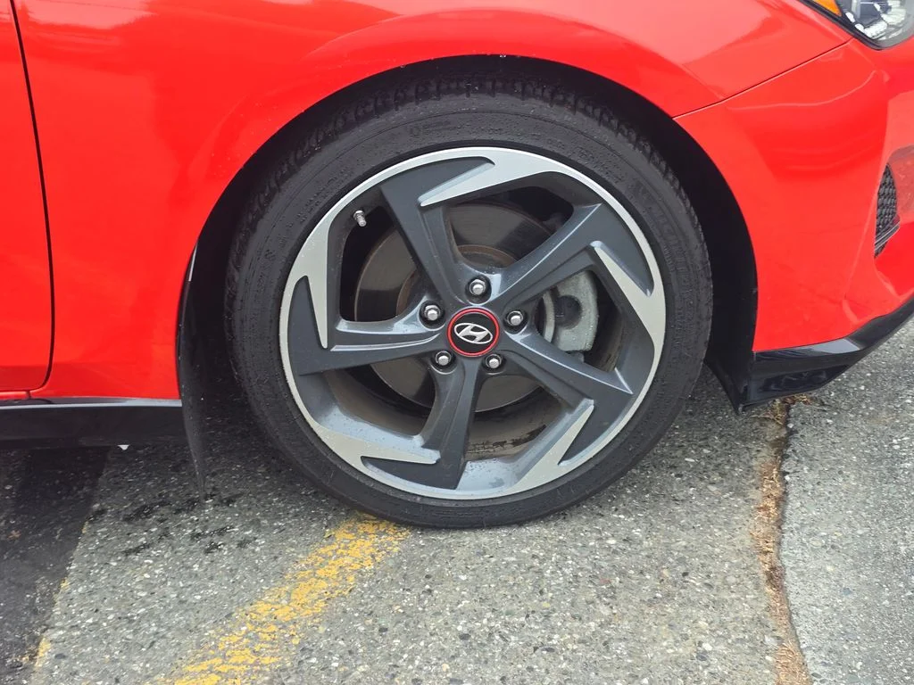 2021 Hyundai Veloster - Photo 9