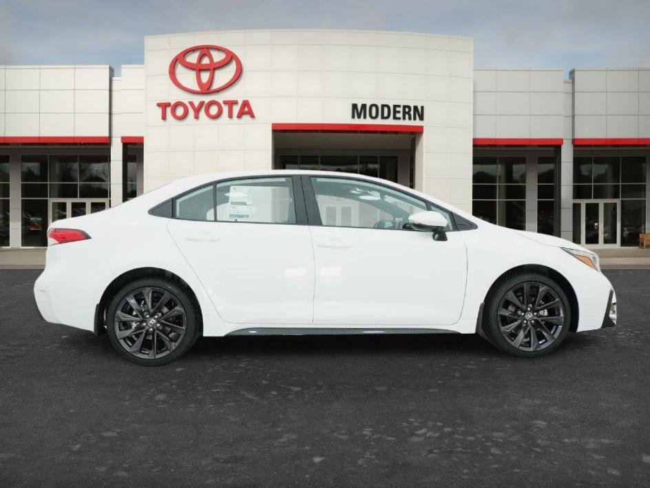 New 2026 Ice Cap Toyota SE image 14