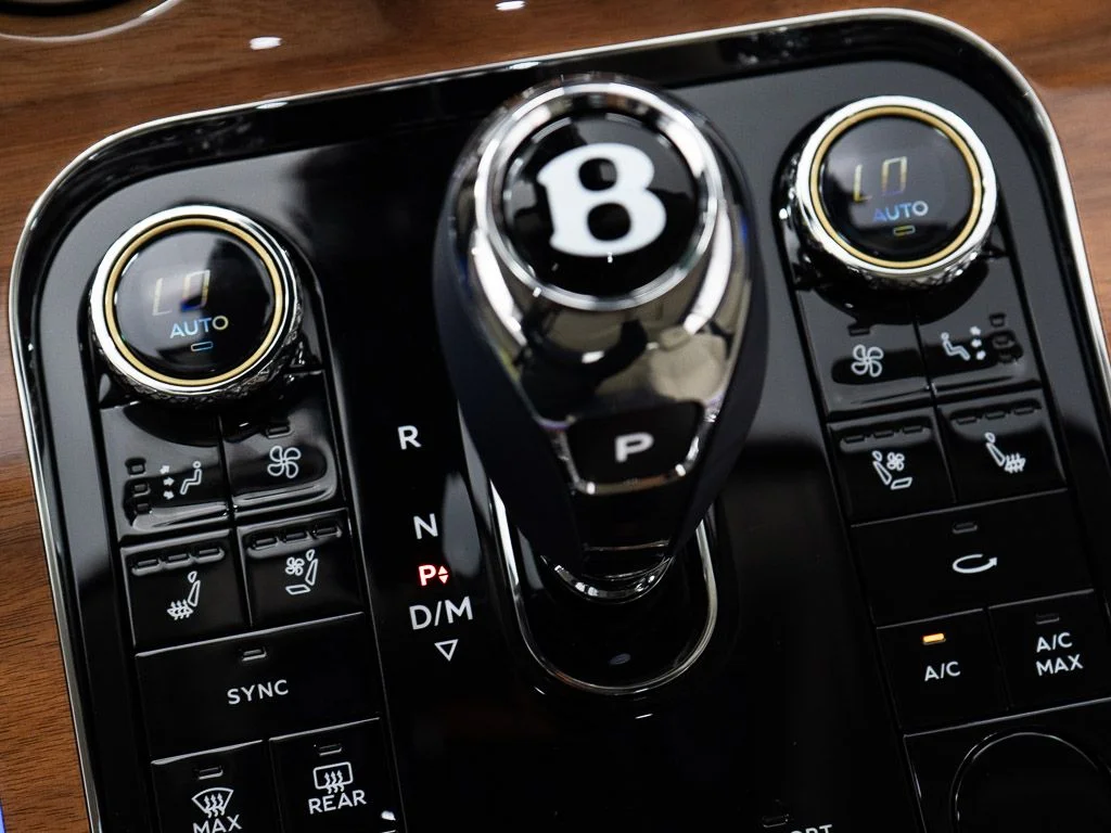 New 2026 Sequin Blue - by Mulliner Bentley Azure image 32