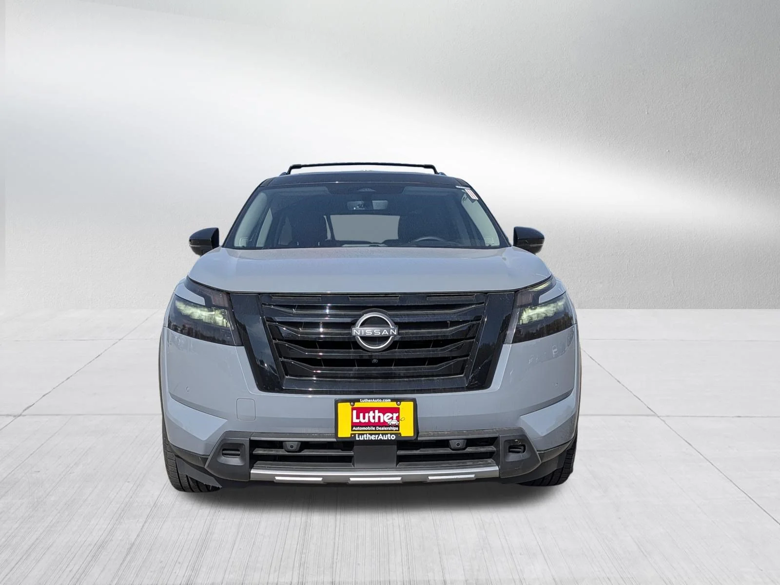 Used 2024 Nissan Pathfinder Platinum with VIN 5N1DR3DK5RC201582 for sale in Rochester, Minnesota