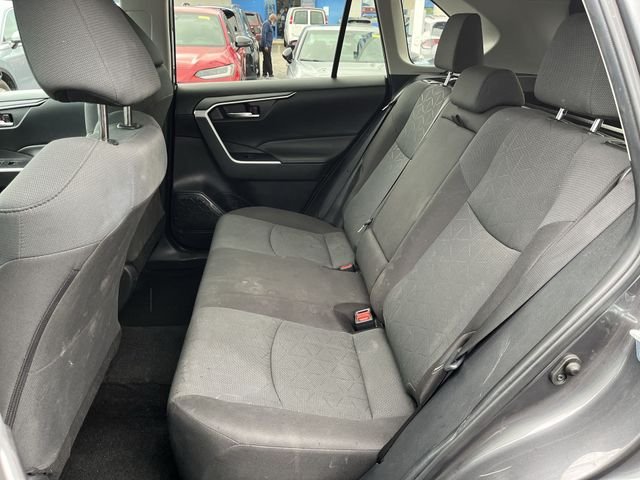 2024 Toyota RAV4 XLE - Photo 25
