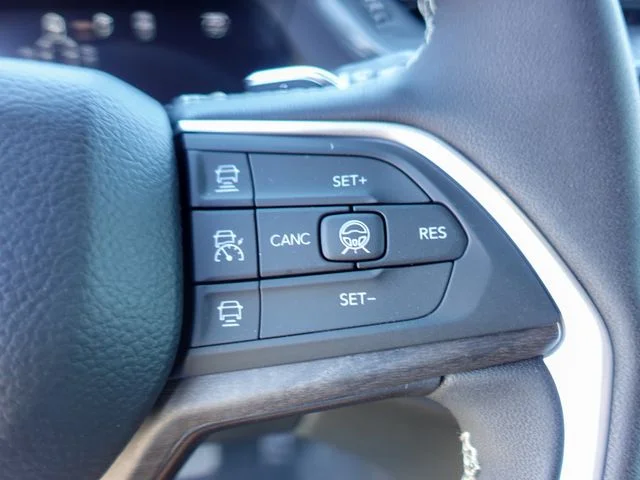 New 2026 Baltic Gray Metallic Clear-Coat Exterior Paint Jeep Laredo image 14