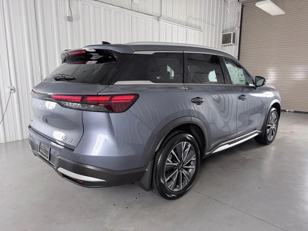 Certified Used 2026 Blue INFINITI LUXE image 4