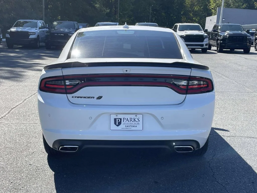 Used 2021 White Dodge SXT image 7