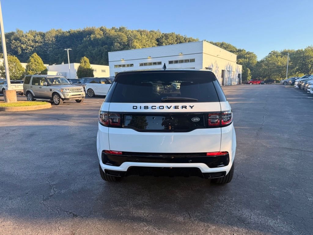 Certified Used 2023 Fuji White Land Rover SE R-Dynamic image 4