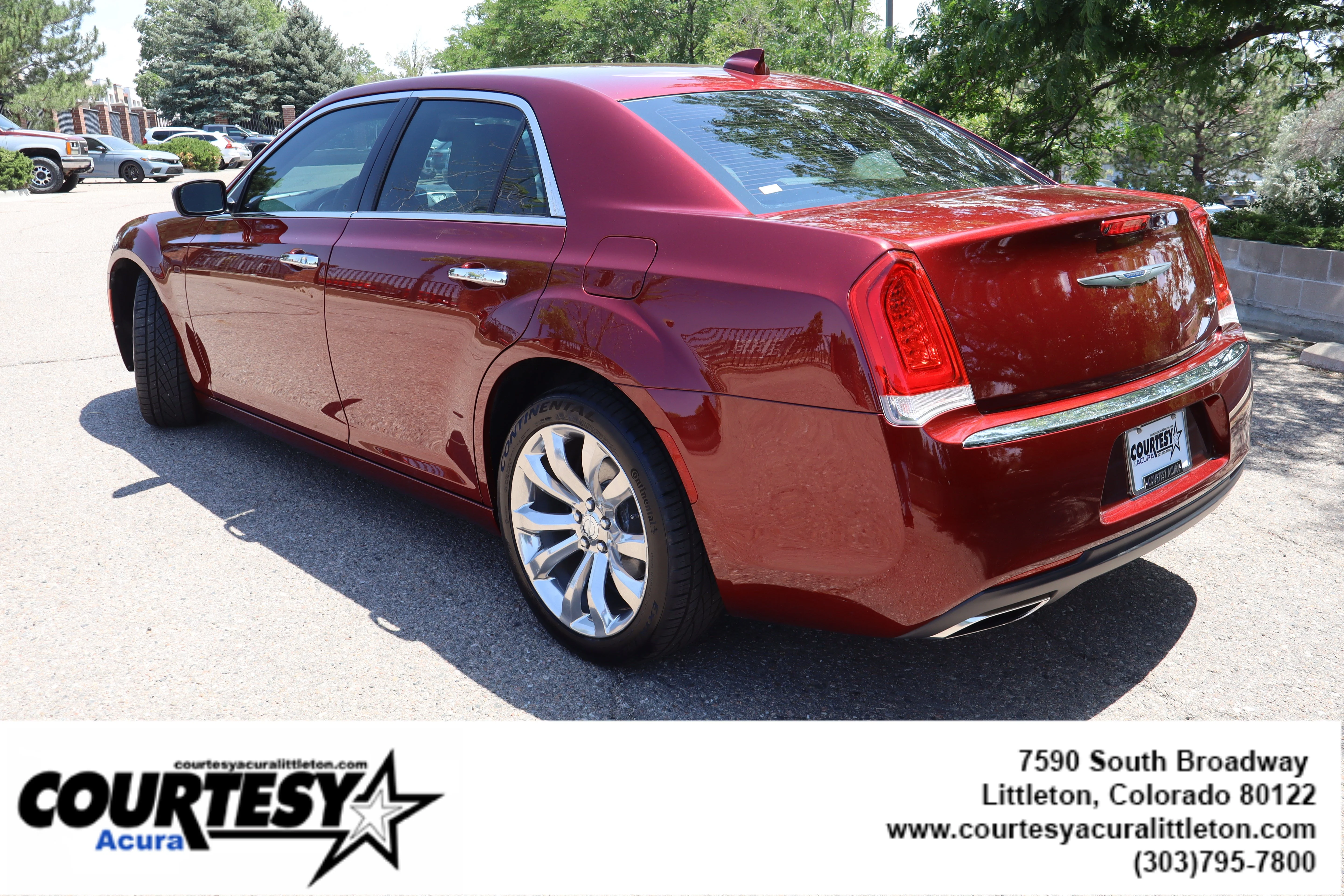 Used 2020 Velvet Red Pearlcoat Chrysler Limited image 4