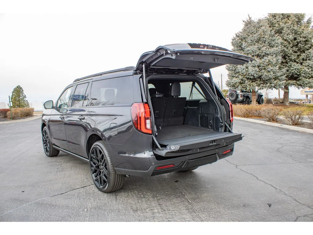 New 2026 DARK MATTER GRAY METALLIC Ford Platinum image 10