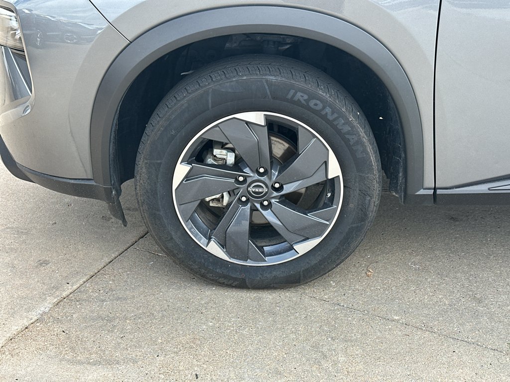 Used 2025 Gun Metallic Nissan SV image 7