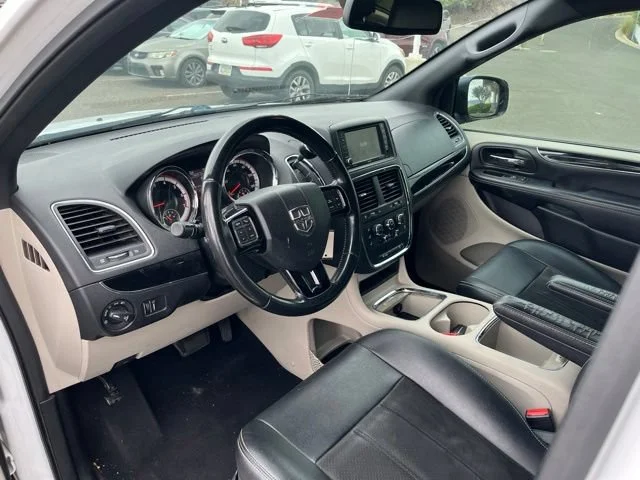 Used 2019 White Knuckle Clearcoat Dodge SXT image 17