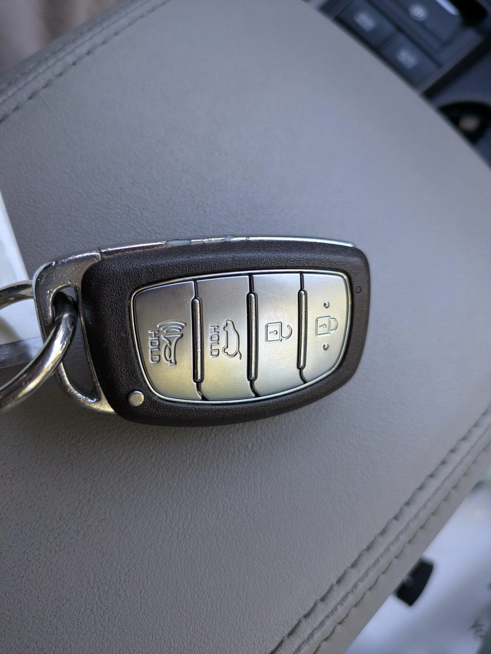 Used 2019 Coliseum Gray Hyundai Value image 28