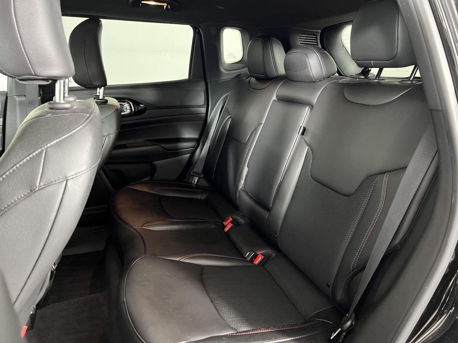 Used 2023 Diamond Black Crystal Pearlcoat Jeep Trailhawk image 6