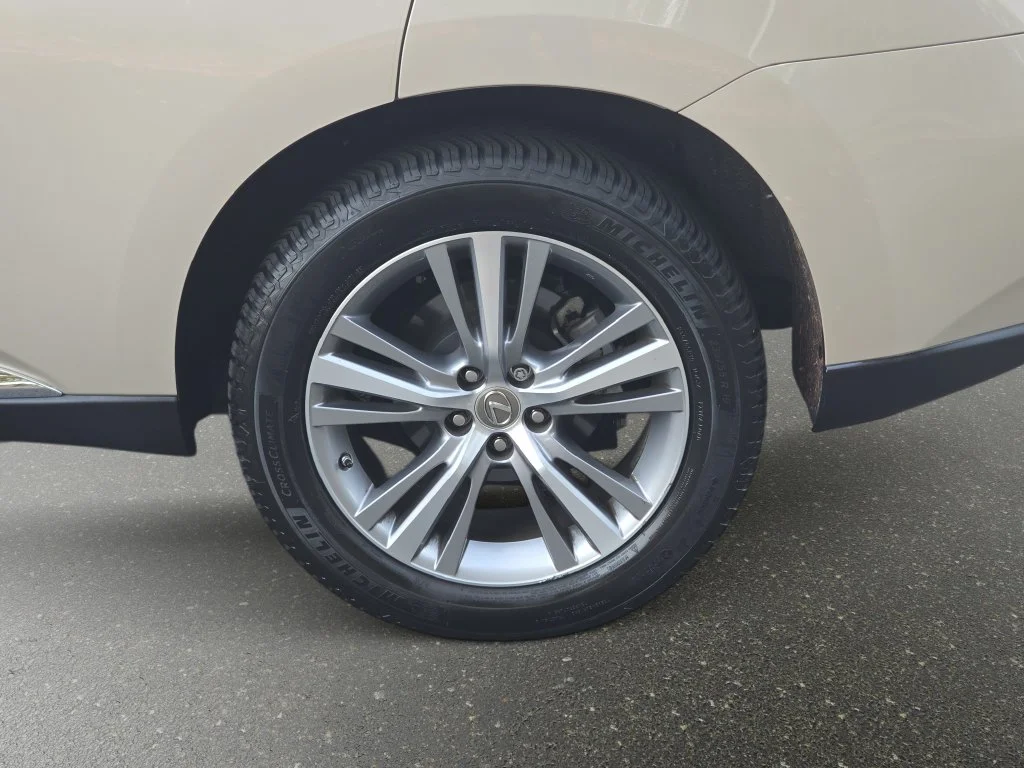 Used 2015 Beige Lexus 350 image 37
