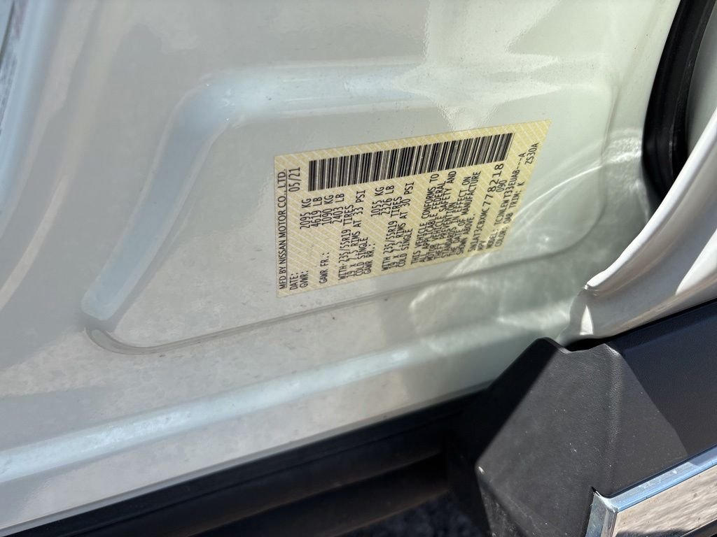 Used 2021 White Nissan SL image 11