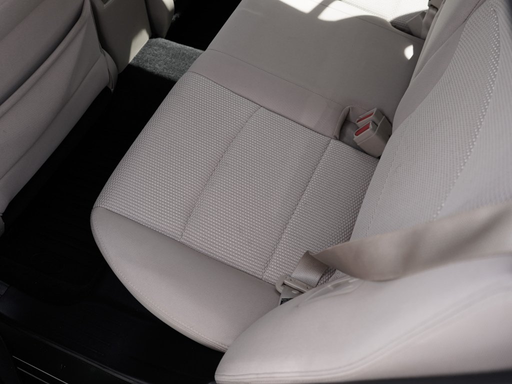 Used 2015 Wilderness Green Metallic Subaru 2.5i Premium image 30