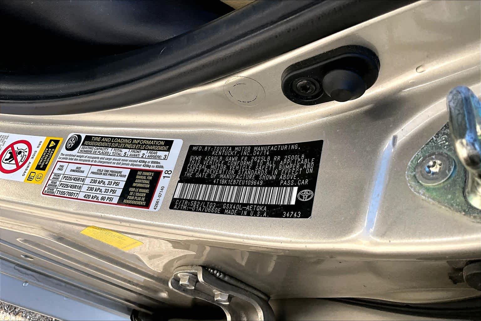 Used 2014 Creme Brulee Mica Toyota XLE image 34