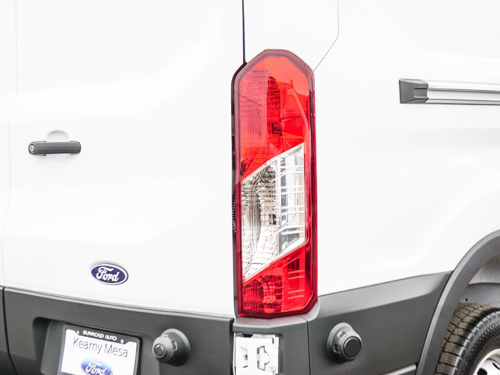 New 2027 Oxford White Ford Base image 7