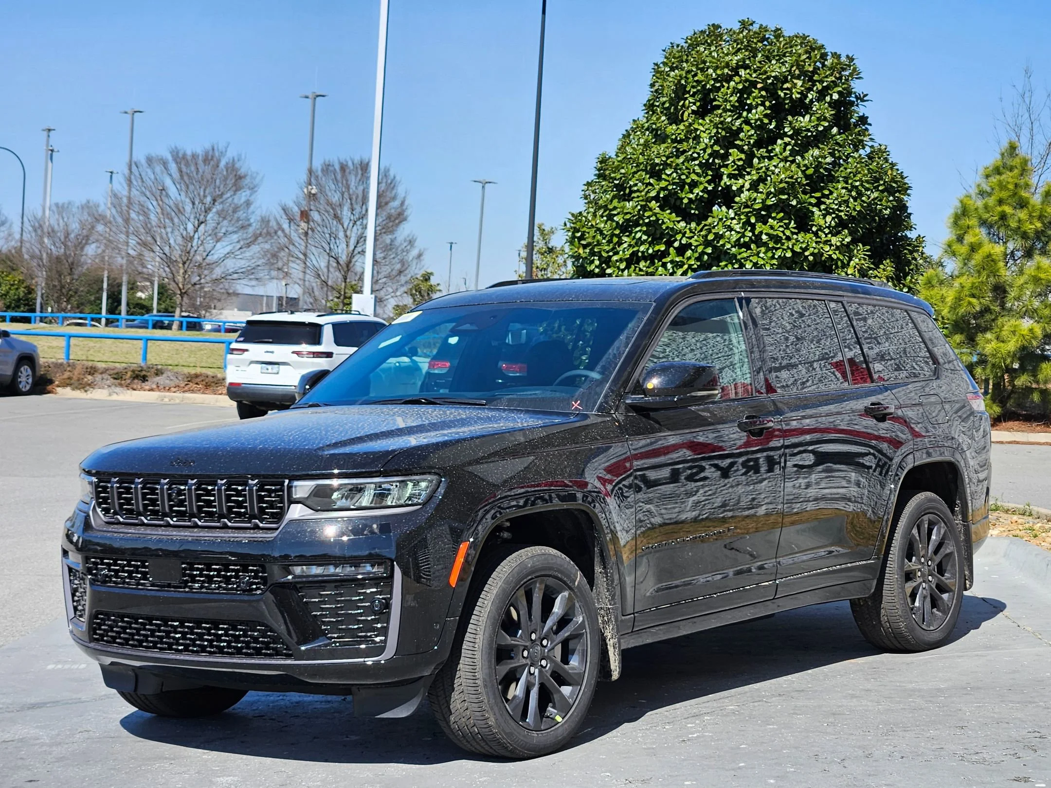 New 2026 Diamond Black Crystal Pearlcoat Jeep Limited Reserve image 3