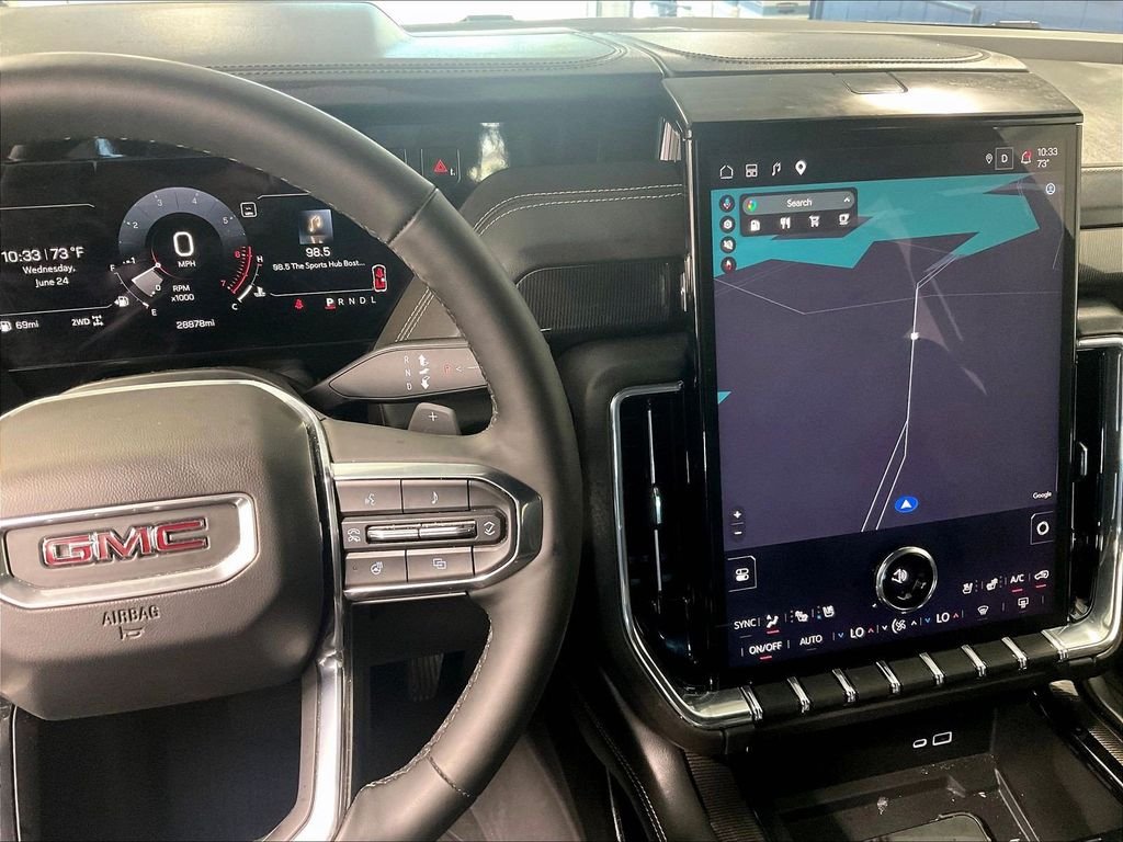 Used 2025 White GMC Elevation image 19