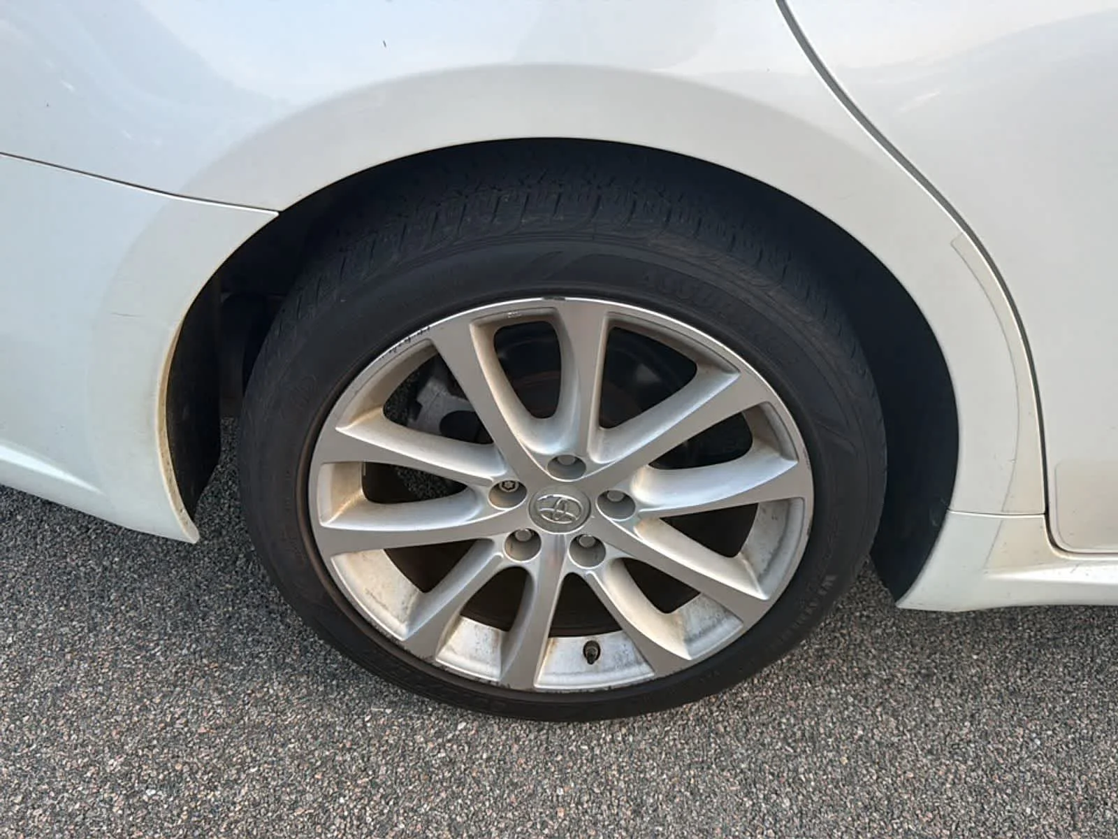 Used 2014 Blizzard Pearl Toyota Limited image 22