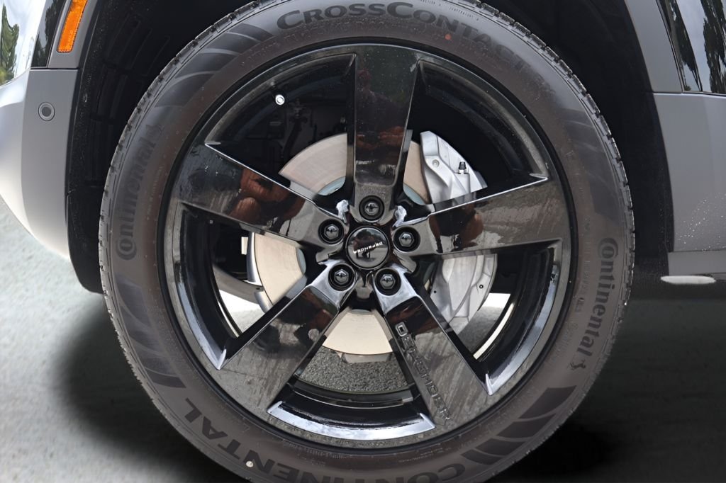 New 2026 Santorini Black Land Rover S image 30