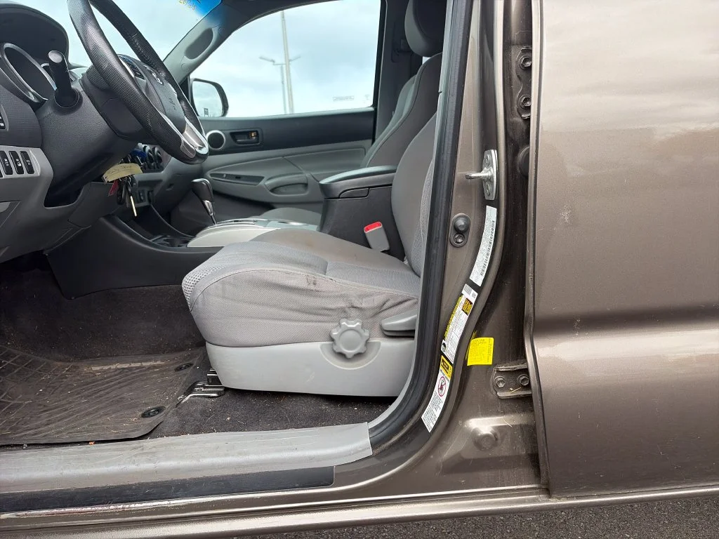 Used 2013 Brown Toyota Base image 4
