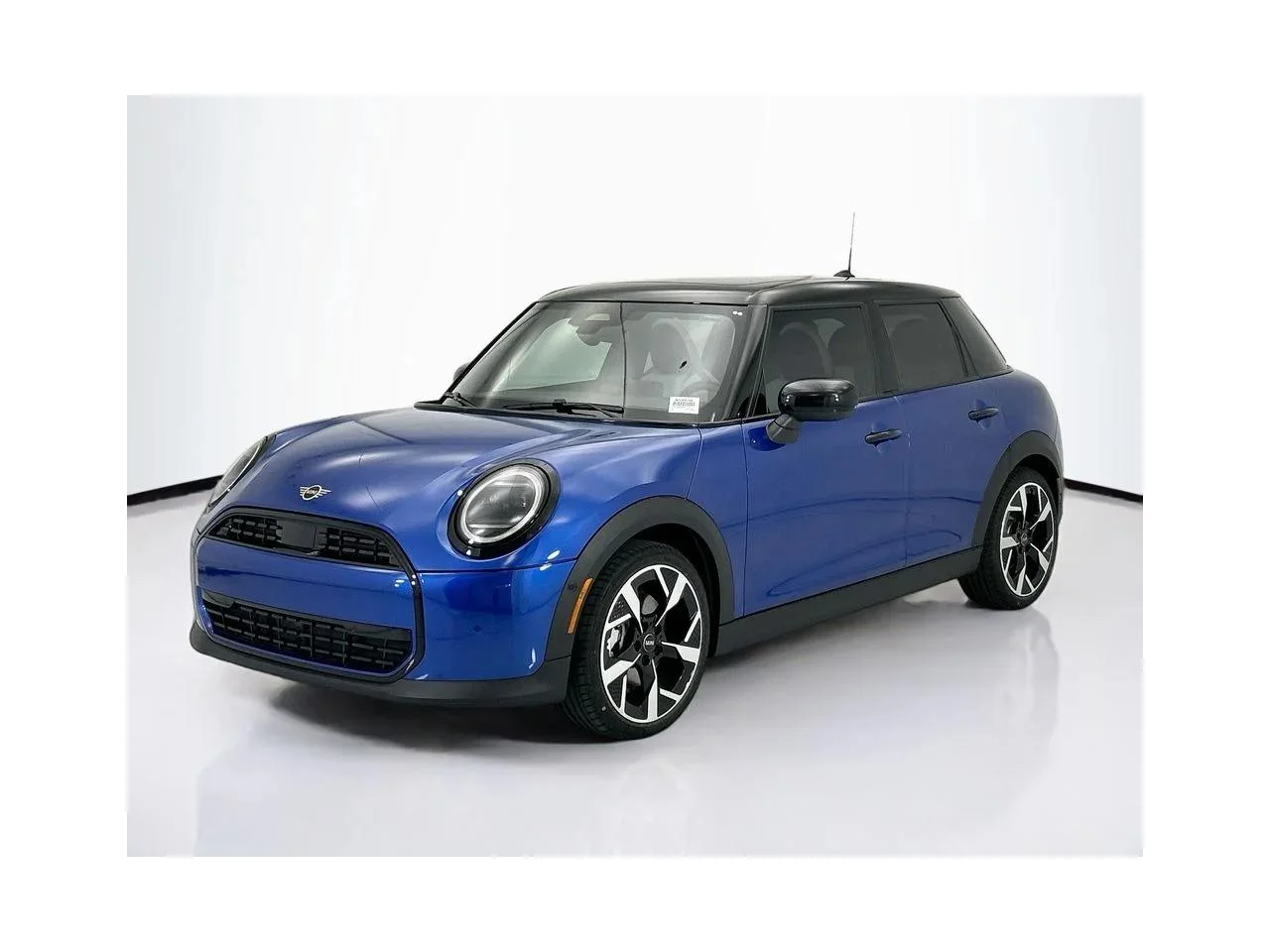 2026 MINI Hardtop Cooper Oxford Edition's photo