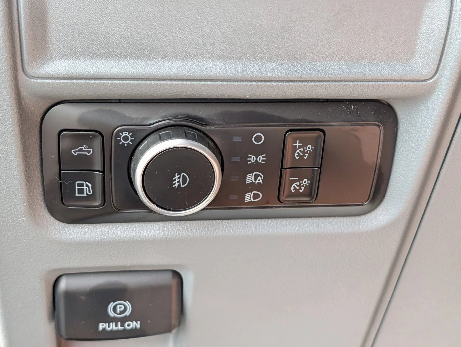 Used 2024 Black Ford XLT image 12