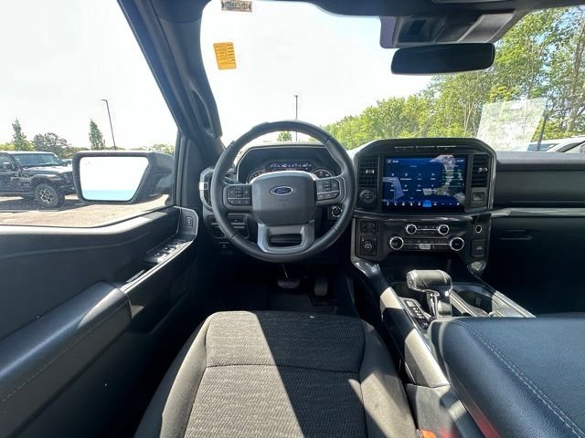 Used 2023 Black Ford XLT image 18
