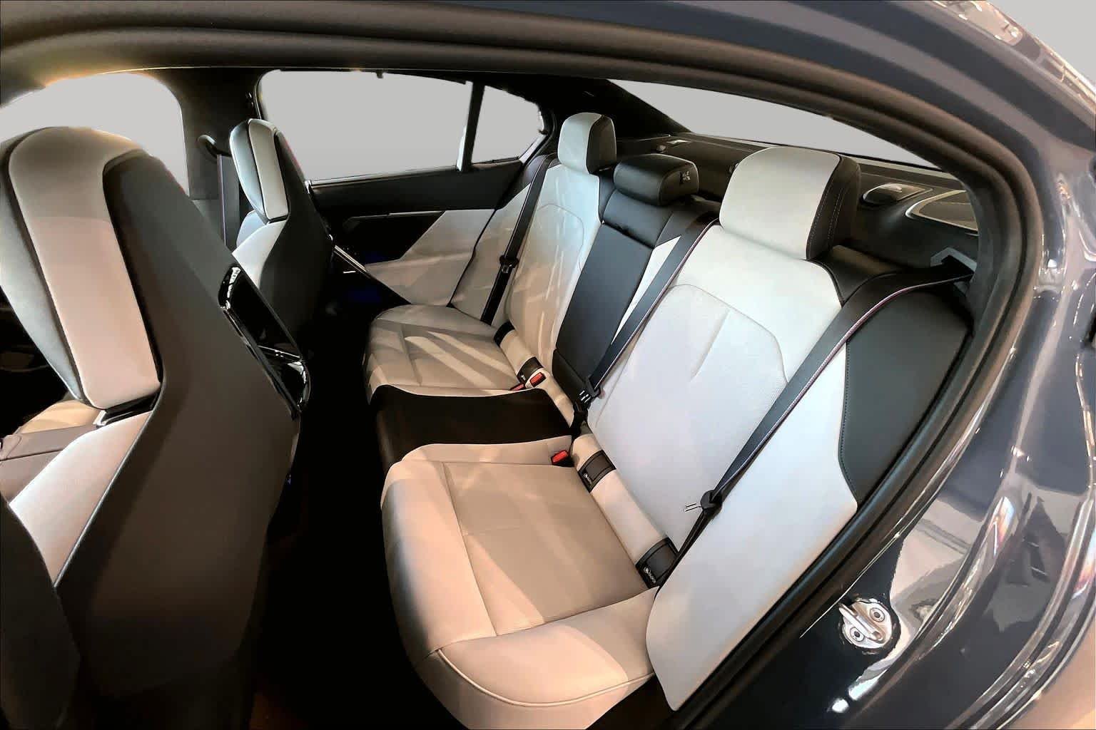Used 2027 Storm Bay Metallic BMW  image 22