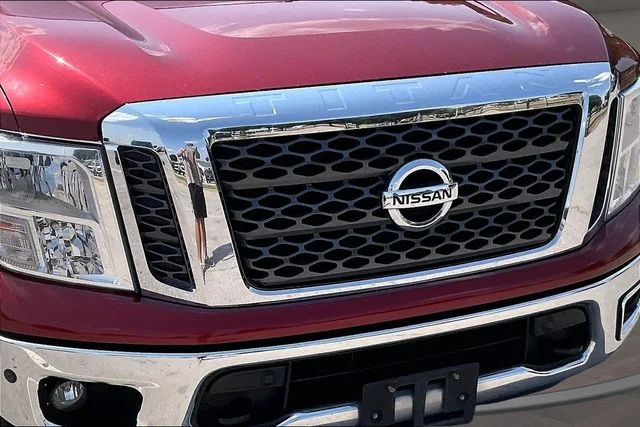 Used 2018 Red Nissan SV image 27
