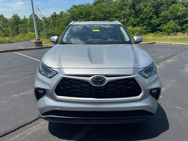 Used 2025 Celestial Silver Metallic Toyota XLE image 8