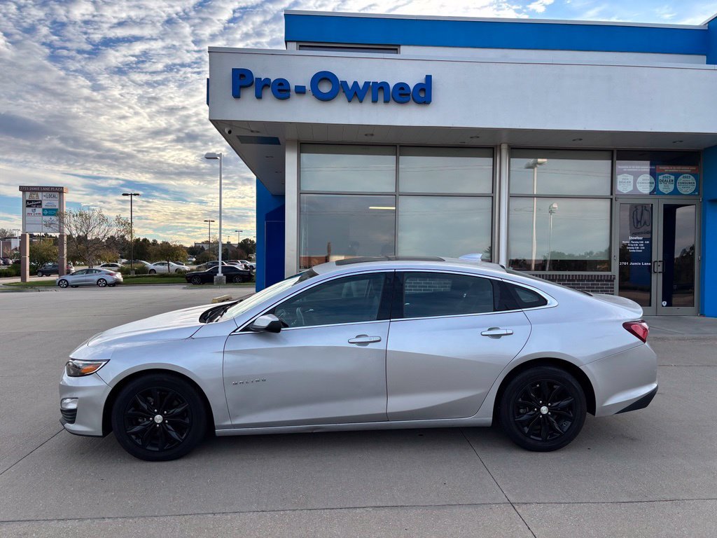 Used 2021 Silver Ice Metallic Chevrolet LT image 8