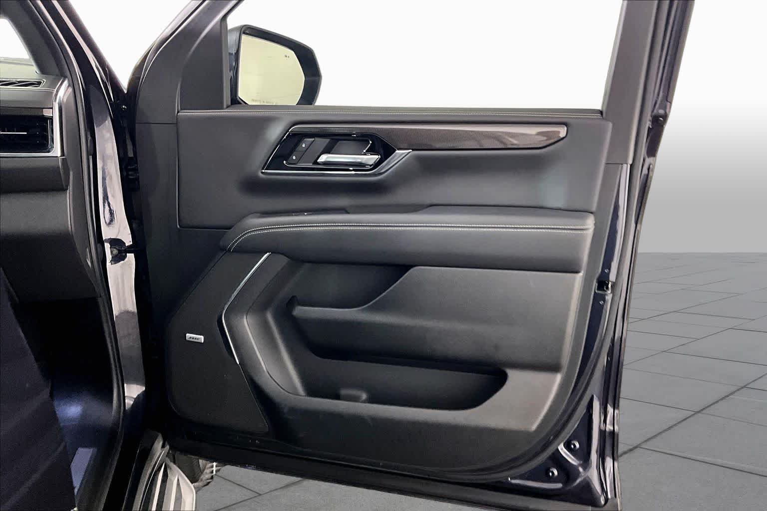 Used 2025 Titanium Rush Metallic GMC Elevation image 21