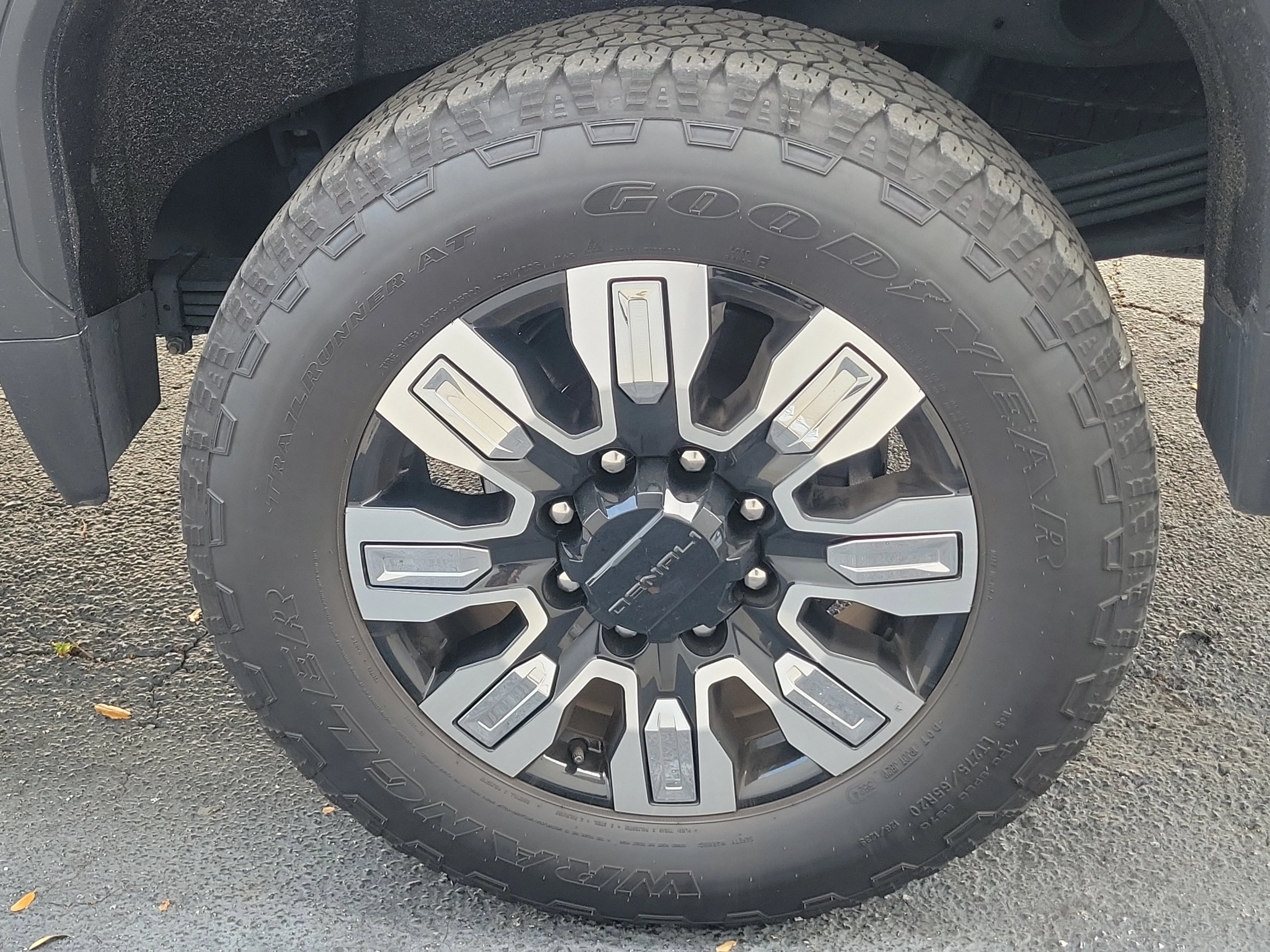 Used 2014 Iridium Metallic GMC SLE image 9