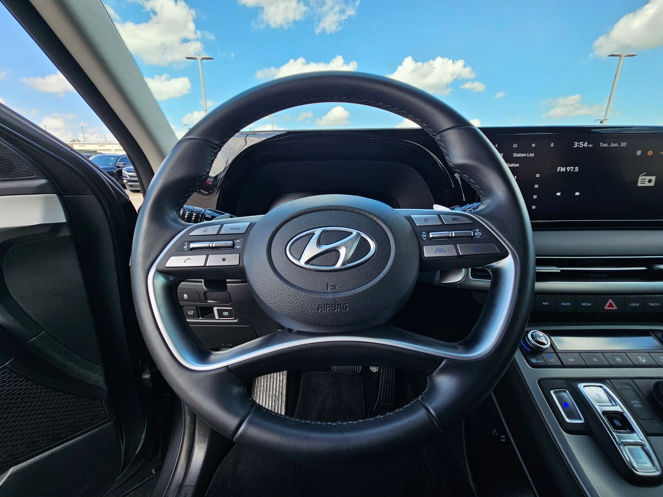 Used 2024 Steel / Graphite Hyundai XRT image 13