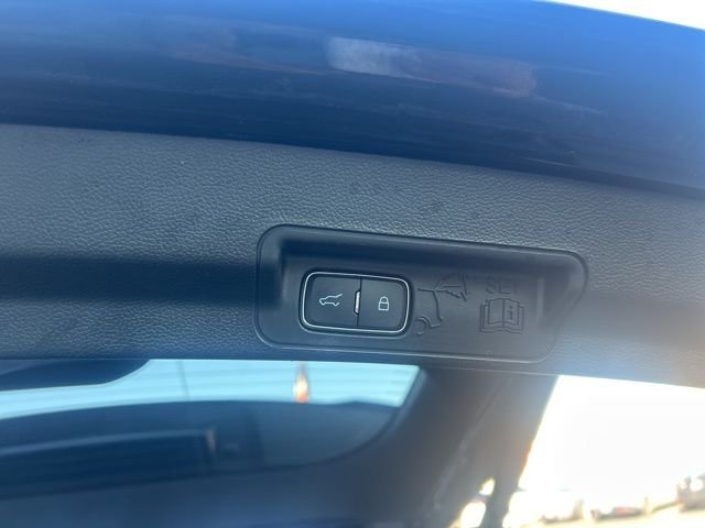 Used 2023 Black Metallic Ford XLT image 11