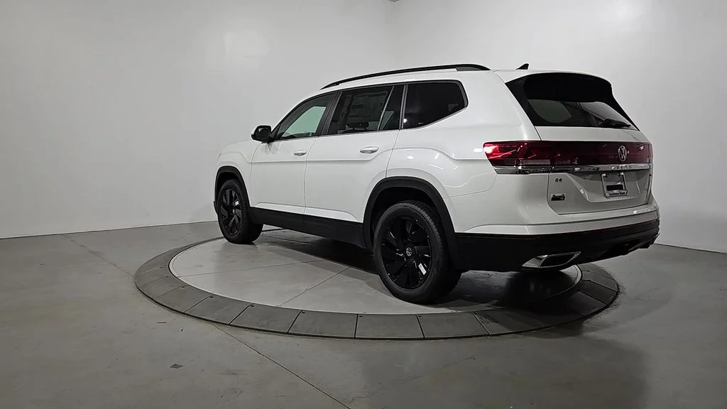 New 2026 White/off-white Volkswagen 2.0T SE w/Technology image 3