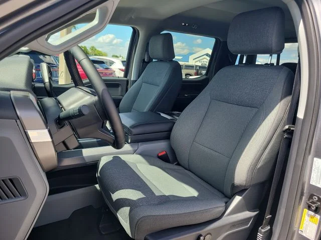 Used 2024 Gray Ford XLT image 19